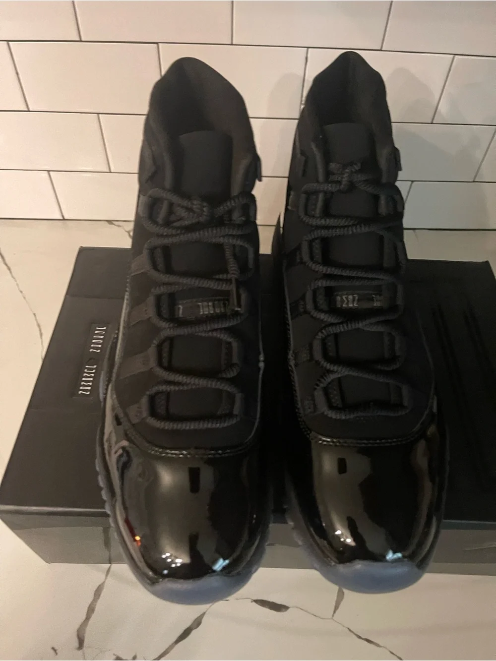 Men’s Retro 11 Royal Cap And Gown Size 13.